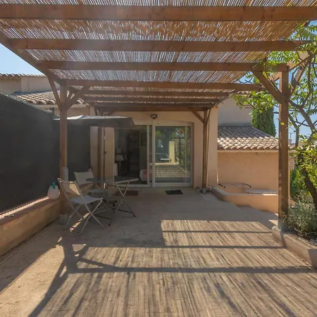 Apartment Pinede Romane